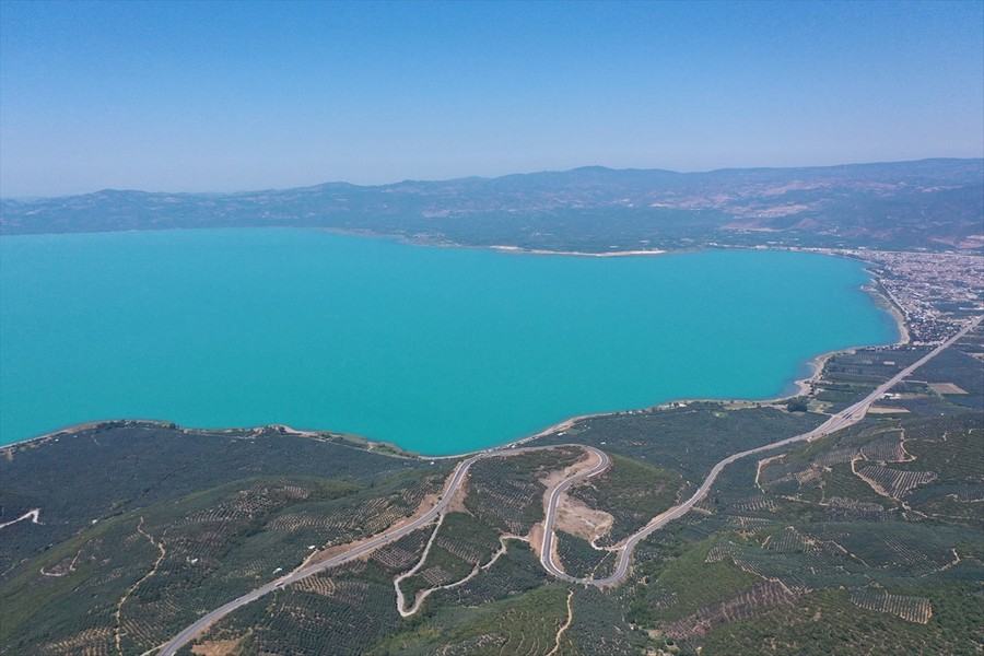 İznik Gölü turkuaz renge büründü