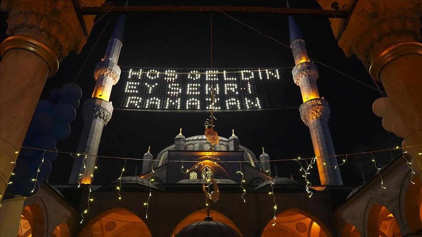 İlk teravih ve ilk sahur ile 1446 Ramazan başlıyor