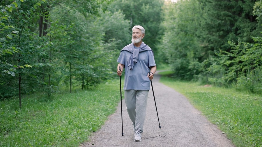 Alzheimer'a karşı yürüyüş önerisi
