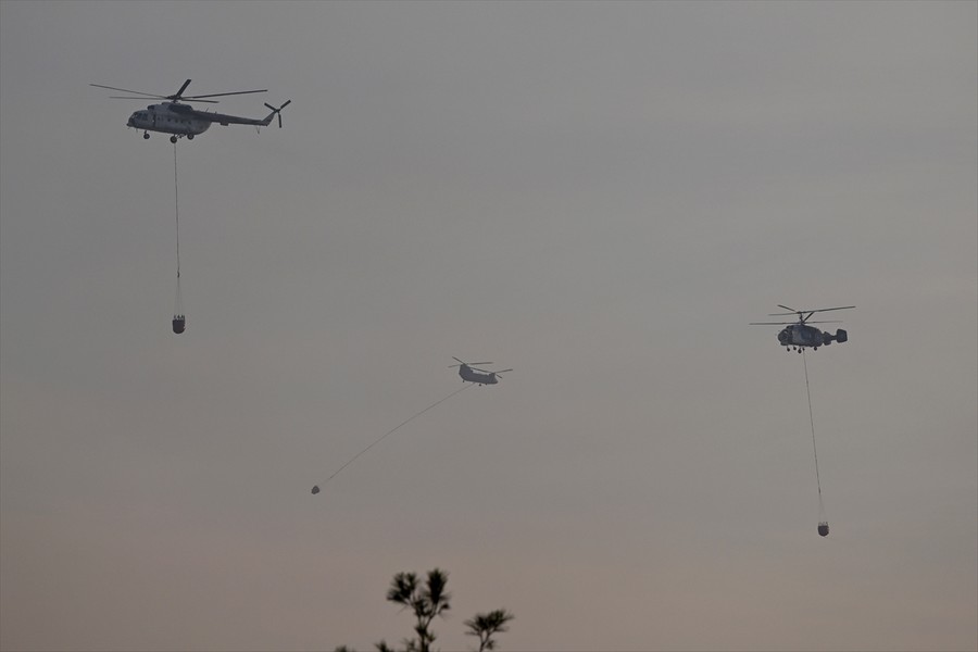 Çanakkale'deki yangına havadan ve karadan müdahale 
