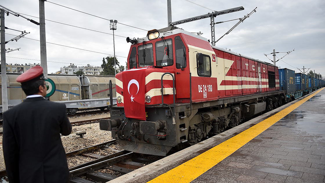 Bakü-Tiflis-Kars Demir Yolu Hattı'ndan yoğun taşıma 