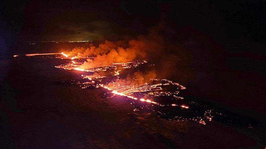 İzlanda'da yanardağ alarmı
