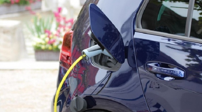 Elektrikli ve hibrit otomobiller yaygınlaşıyor
