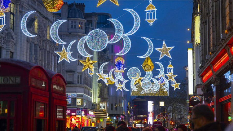 Londra'da Ramazan ışıklandırması 