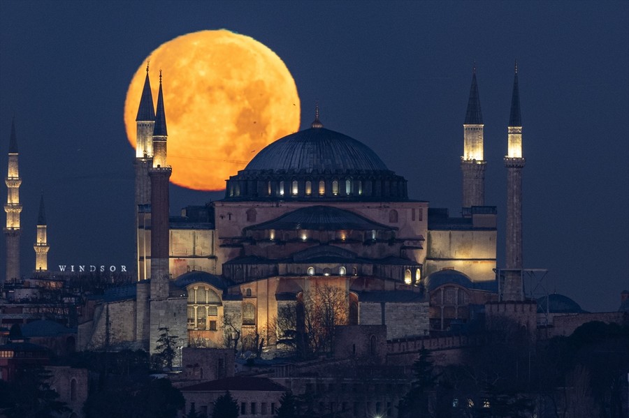 İstanbul'da dolunay