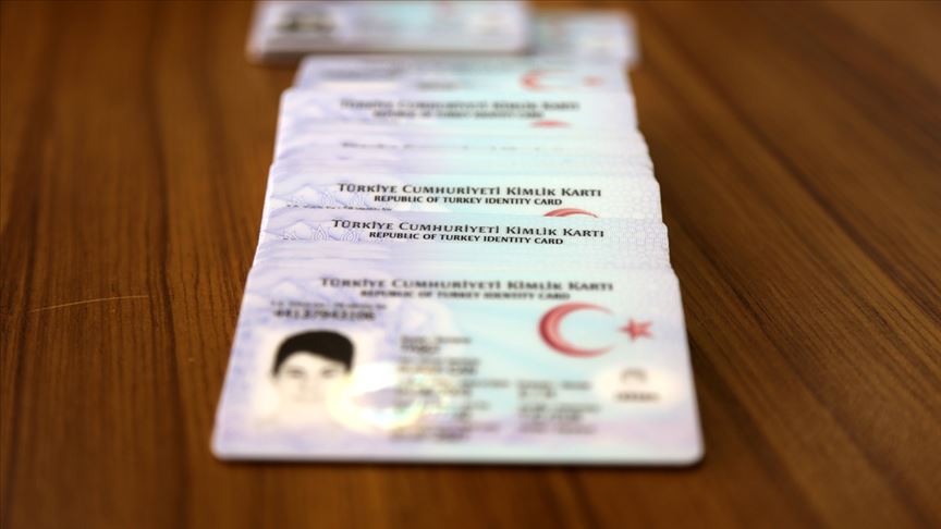 Ehliyet bilgileri kimlik kartlarına yükleniyor
