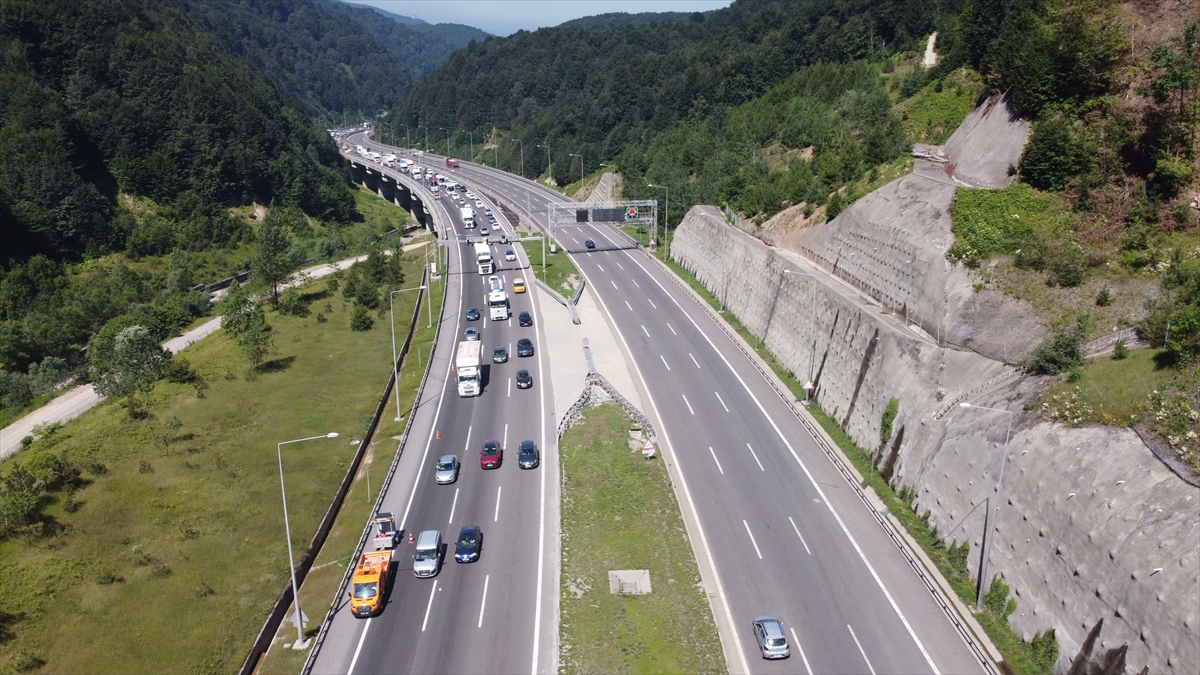 ­Bayram trafiği erken başladı
