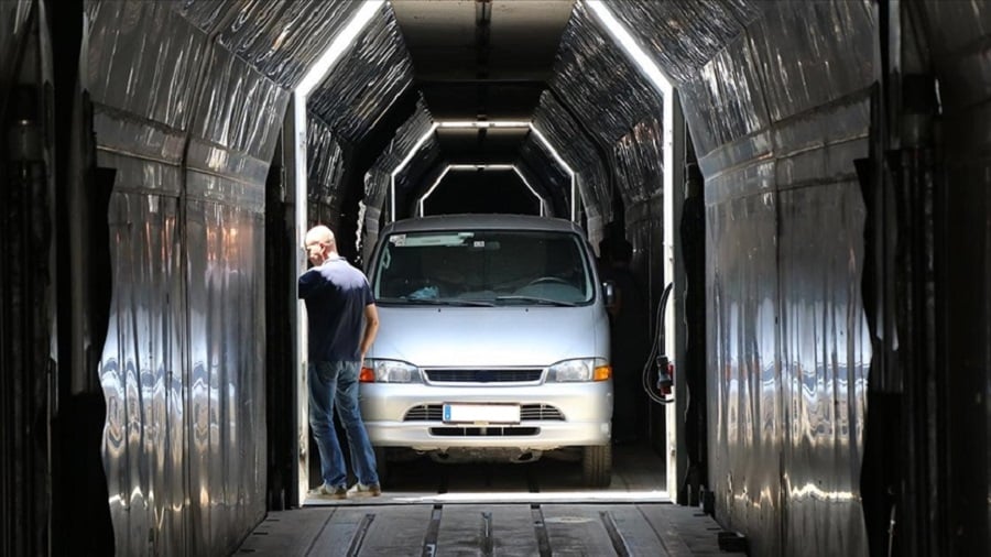 Gurbetçilerin arabalı trenle yolculuğu