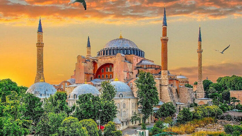 Vakıf Ruhu ve Kültüründe; AYASOFYA