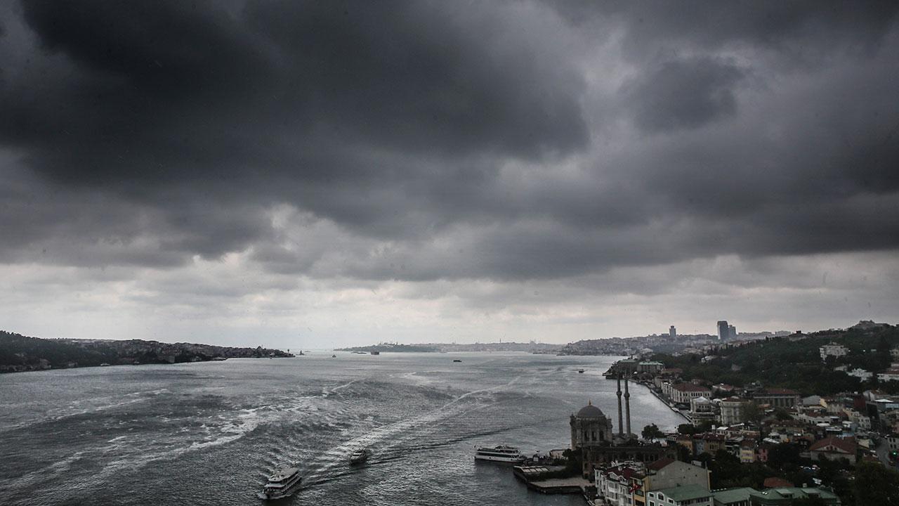 ­İstanbul'un ısısı arttı, kar giremedi