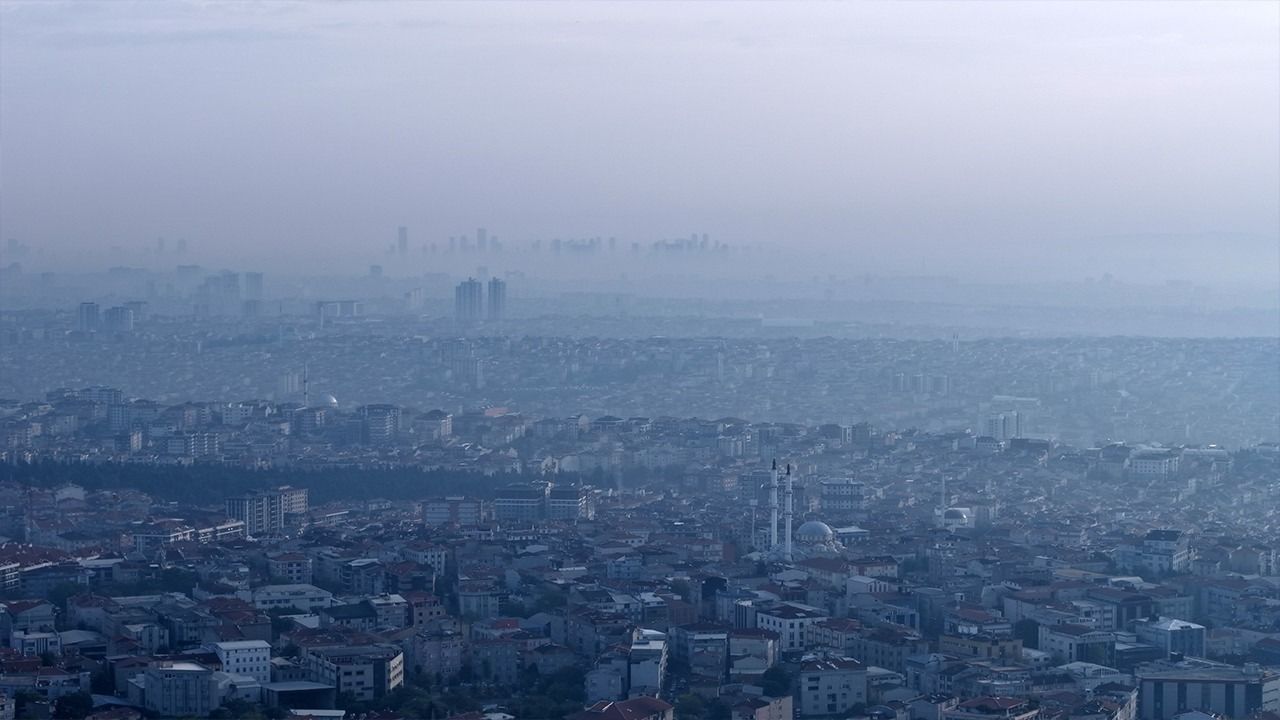 İstanbul’un üstüne gri örtü